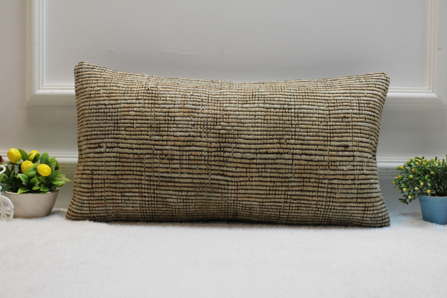 Handmade Beige Wool Lumbar Pillow Cover: Upcycled Kilim Rug (12x24 in)