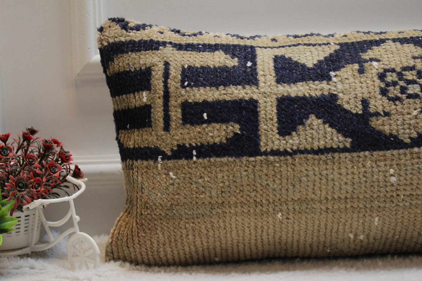 Vintage Turkish Rug Lumbar Pillow Cover: Handmade Wool Kilim (12x24 in)