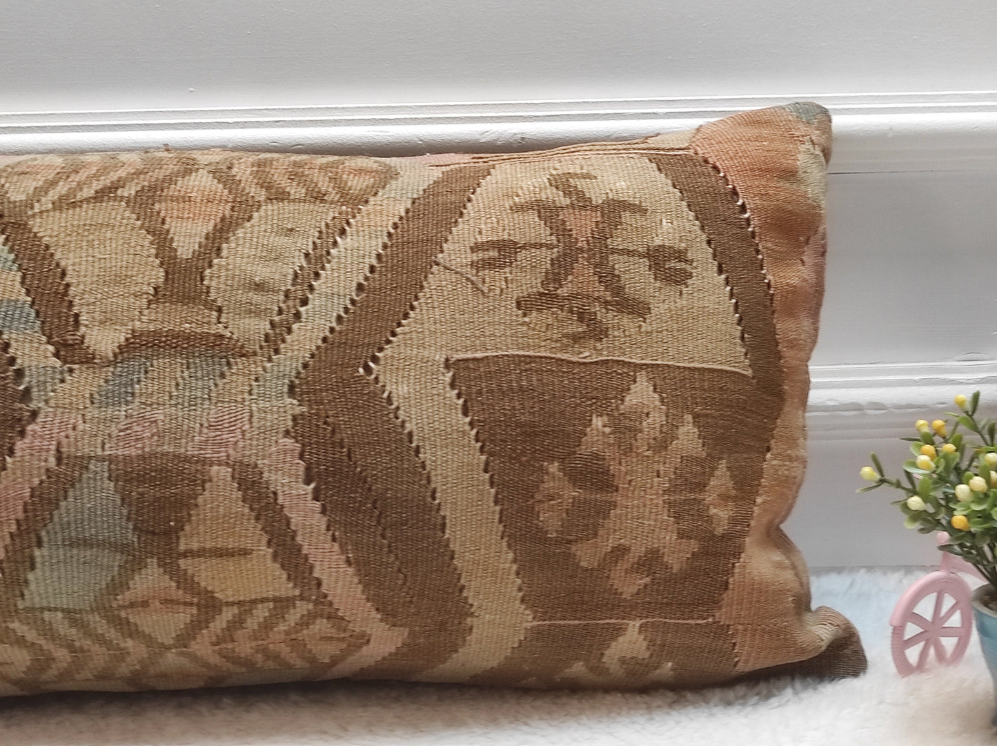 Vintage Turkish Kilim Pillow Cover: Ethnic Woven Wool Lumbar Pillow (12x24 in)