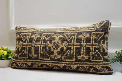 Geometric Kilim Pillow Cover: Upcycled Woven Rug, 12x24 inch