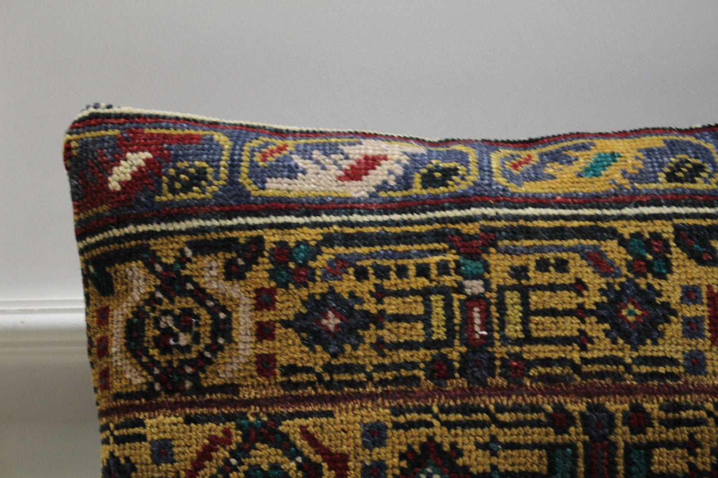 Handmade Lumbar Kilim Pillow Cover: Vintage Turkish Rug, 16x24 inc