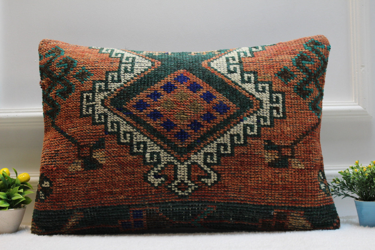 Vintage Turkish Rug Pillow Cover: Handmade Kilim Lumbar Pillow (16x24 in)