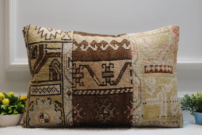 Handmade Kilim Pillow Cover: Upcycled Woven Wool, Oriental Design (16x24 inch)