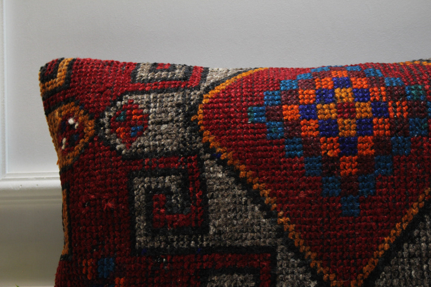 Handmade Geometric Kilim Pillow Cover: Organic Wool Lumbar Pillow (16x24 in)