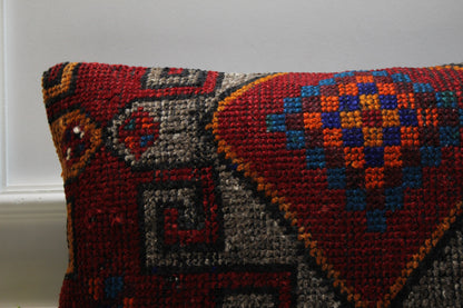 Handmade Geometric Kilim Pillow Cover: Organic Wool Lumbar Pillow (16x24 in)