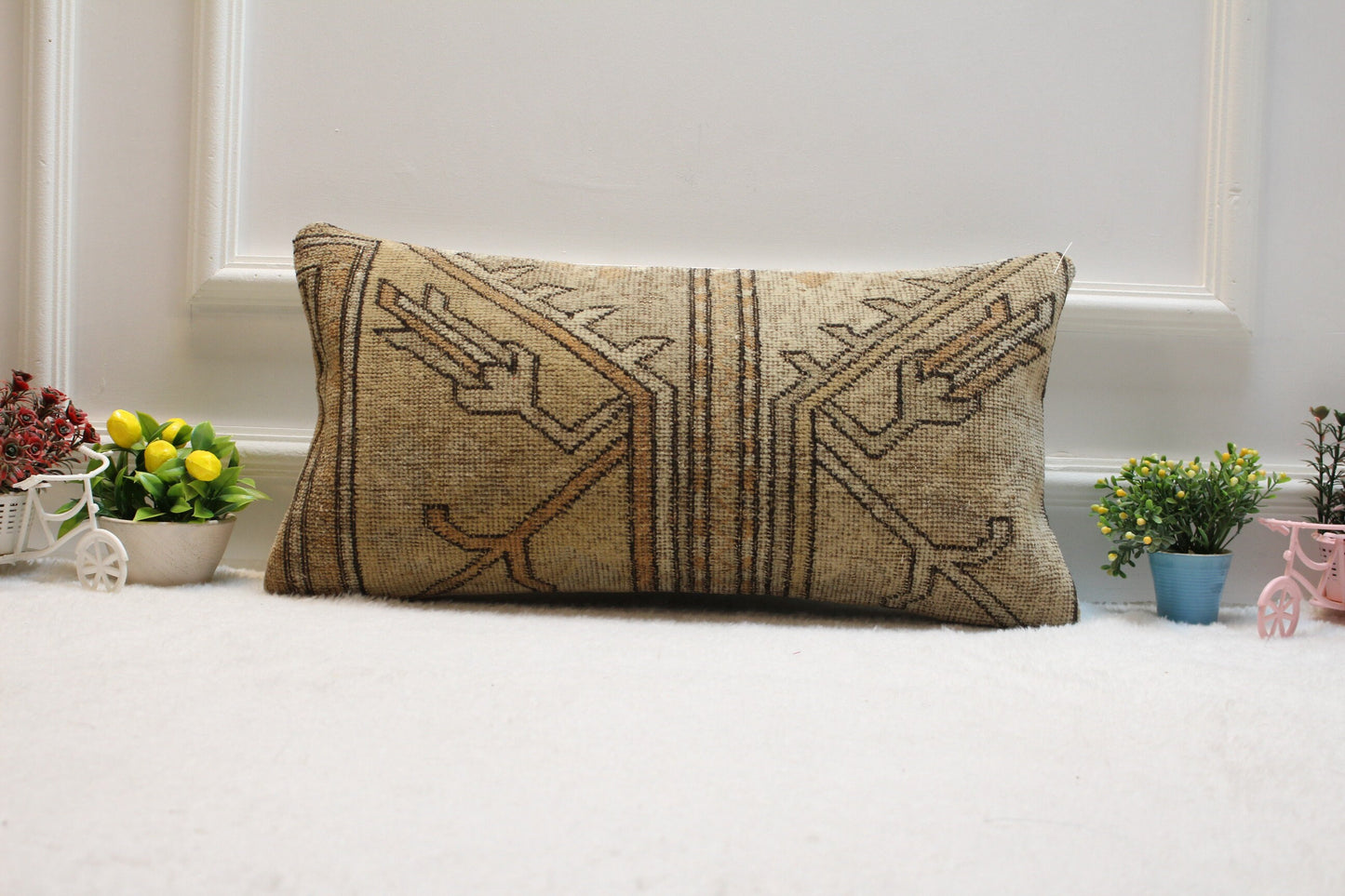 Geometric Kilim Pillow Cover: Beige Boho Lumbar Pillow (12x24 inch)