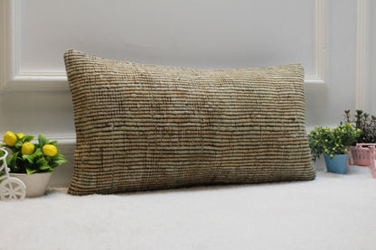 Handmade Beige Wool Lumbar Pillow Cover: Upcycled Kilim Rug (12x24 in)