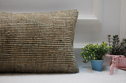 Handmade Beige Wool Lumbar Pillow Cover: Upcycled Kilim Rug (12x24 in)