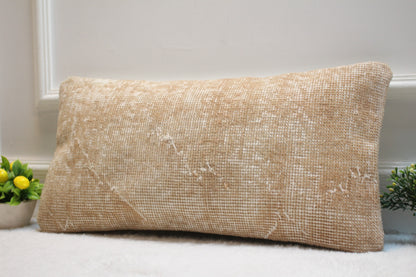 Handmade Kilim Pillow Cover: Upcycled Woven Rug, Beige (12x24 in)