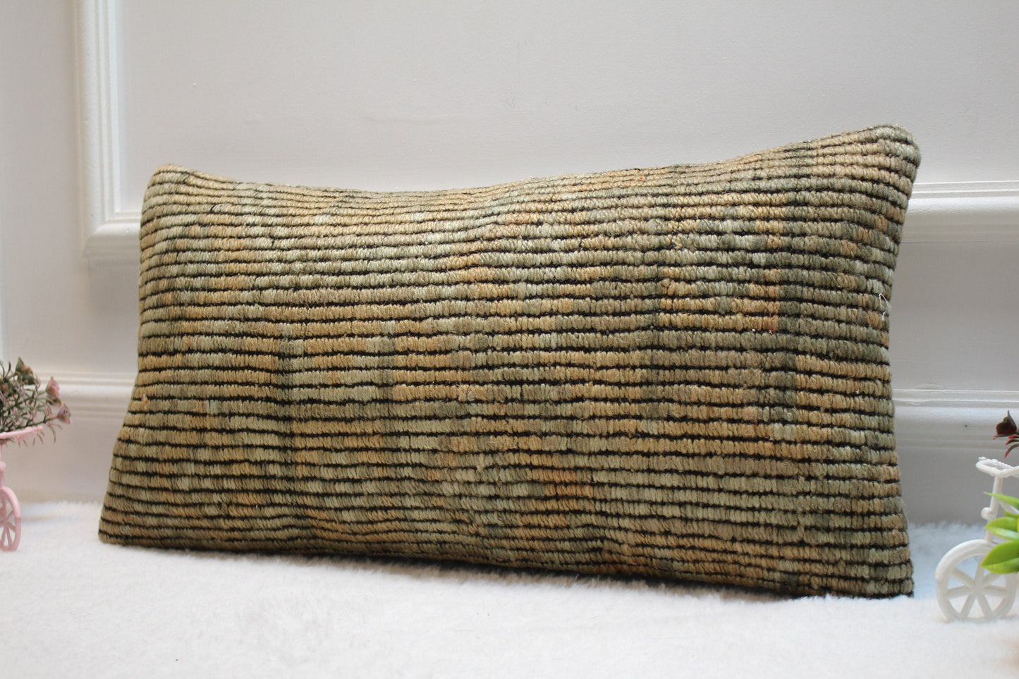 Handwoven Kilim Lumbar Pillow Cover: Antique Bohemian Rug, 12x24