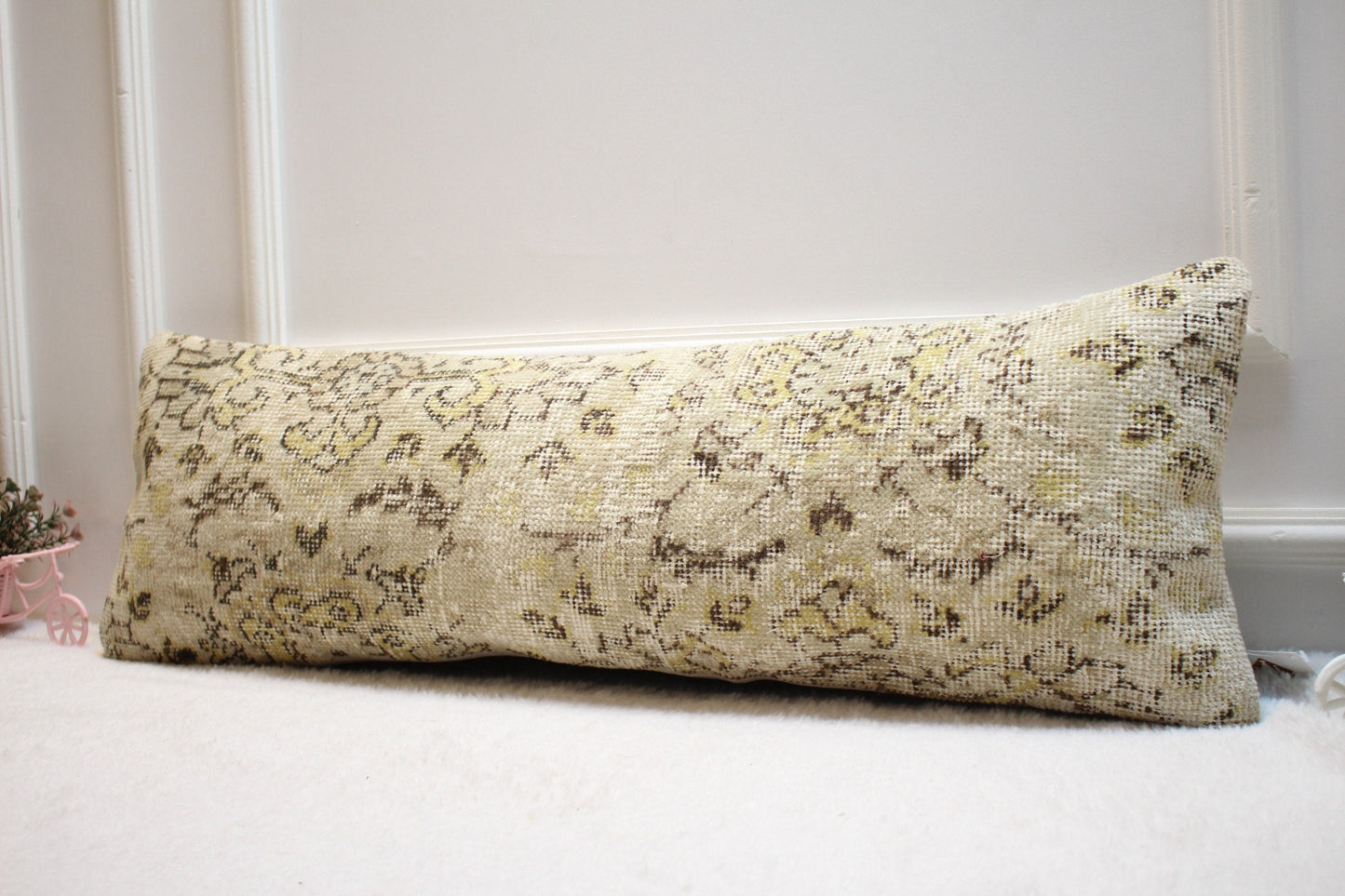 Floral Kilim Lumbar Pillow Cover: Organic Wool Turkish Rug, 12x36 inch