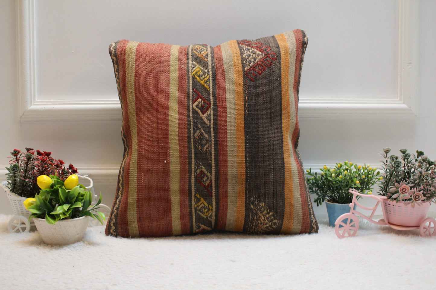 Handmade Kilim Pillow Cover: Vintage Turkish Woven Wool, 16x16 inch