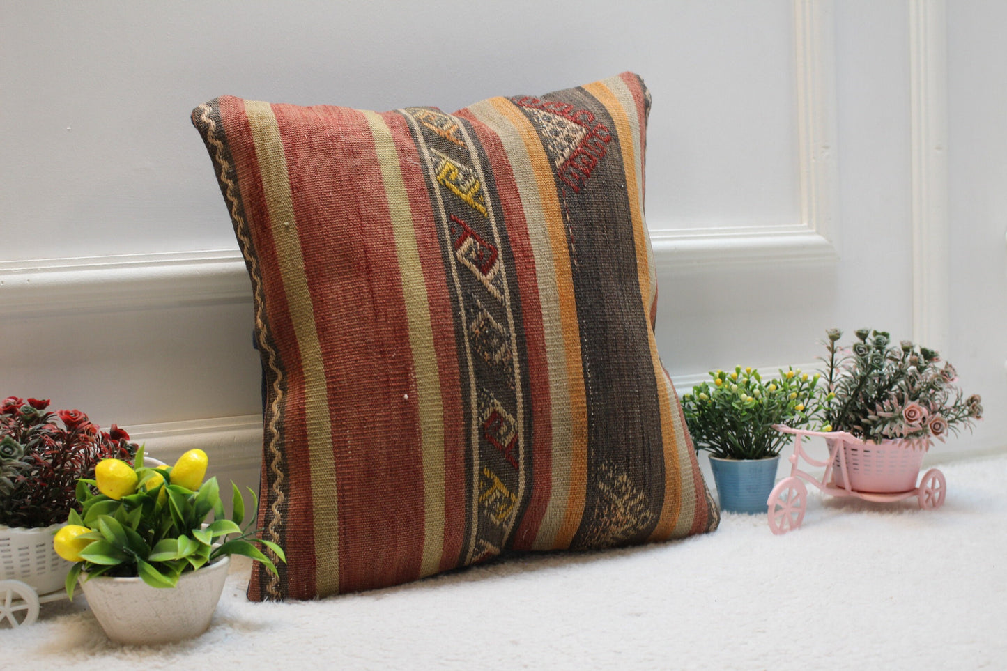 Handmade Kilim Pillow Cover: Vintage Turkish Woven Wool, 16x16 inch