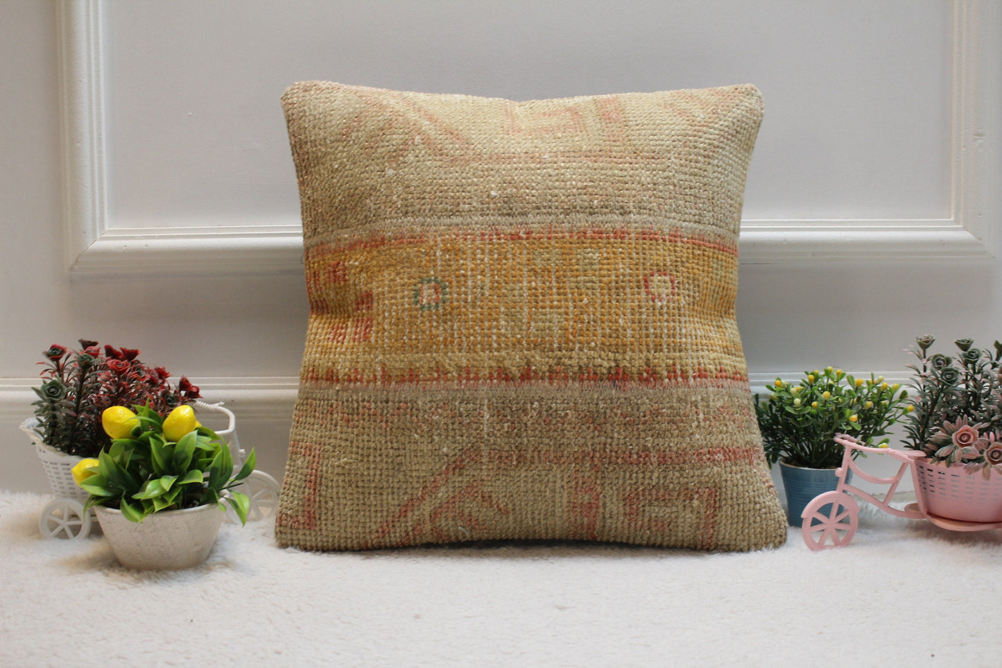 Handmade Beige Turkish Rug Pillow Cover: Vintage Woven Wool (16x16 in)