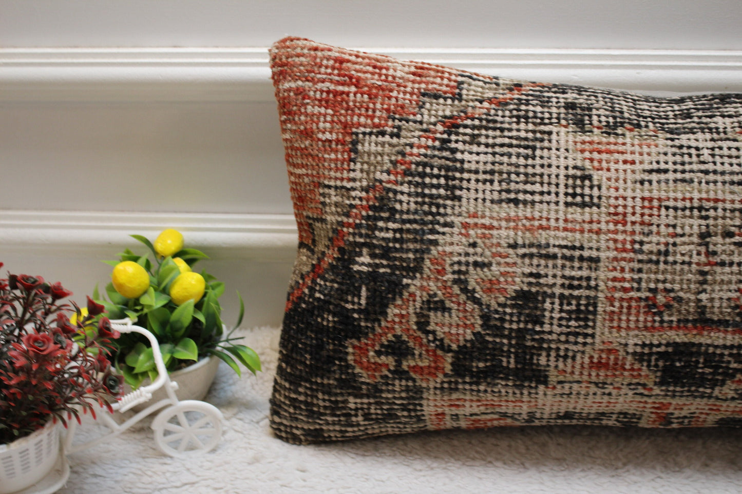 Handmade Black and Red Turkish Rug Lumbar Pillow Cover (12x24 in)
