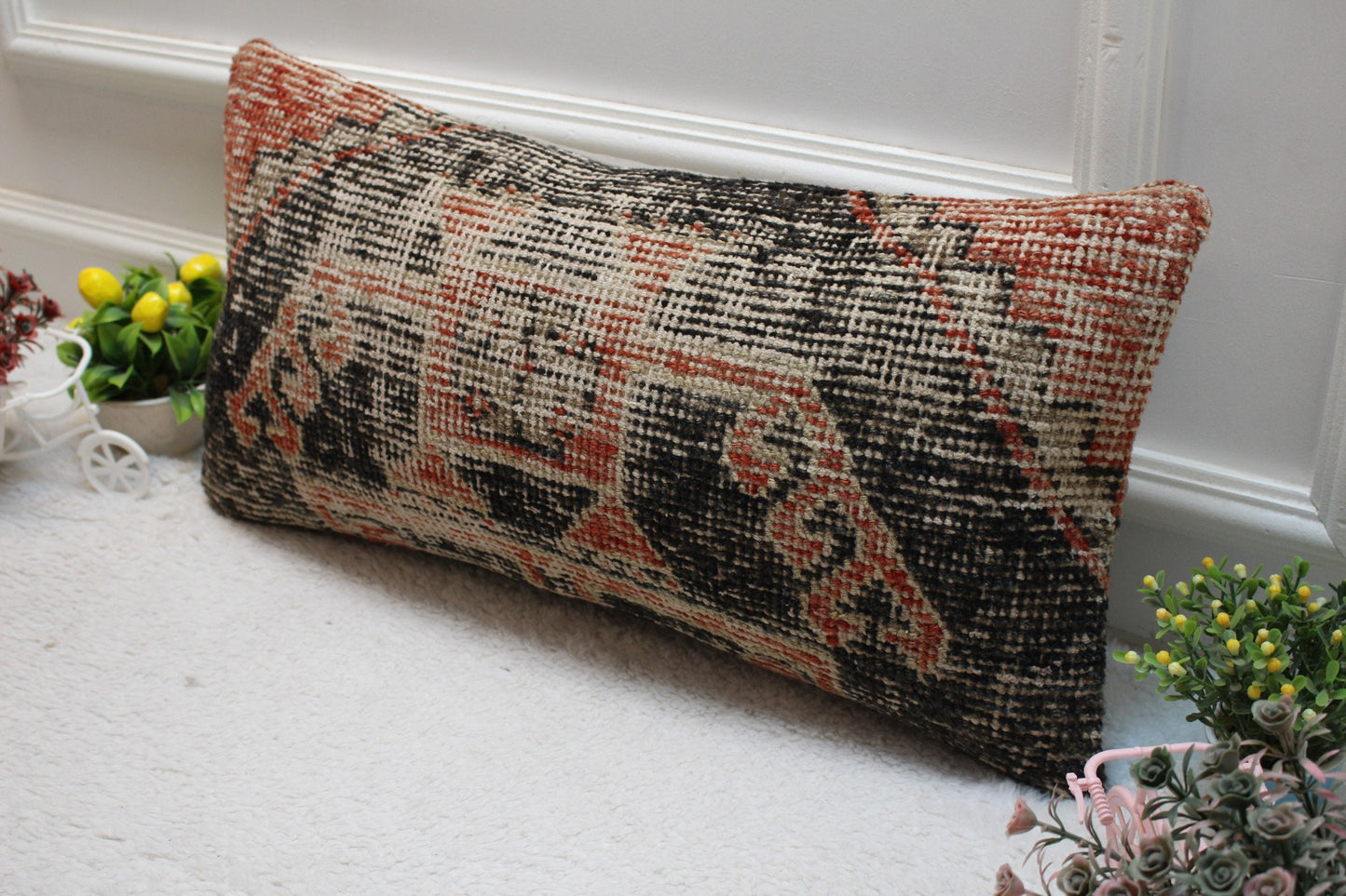 Handmade Black and Red Turkish Rug Lumbar Pillow Cover (12x24 in)