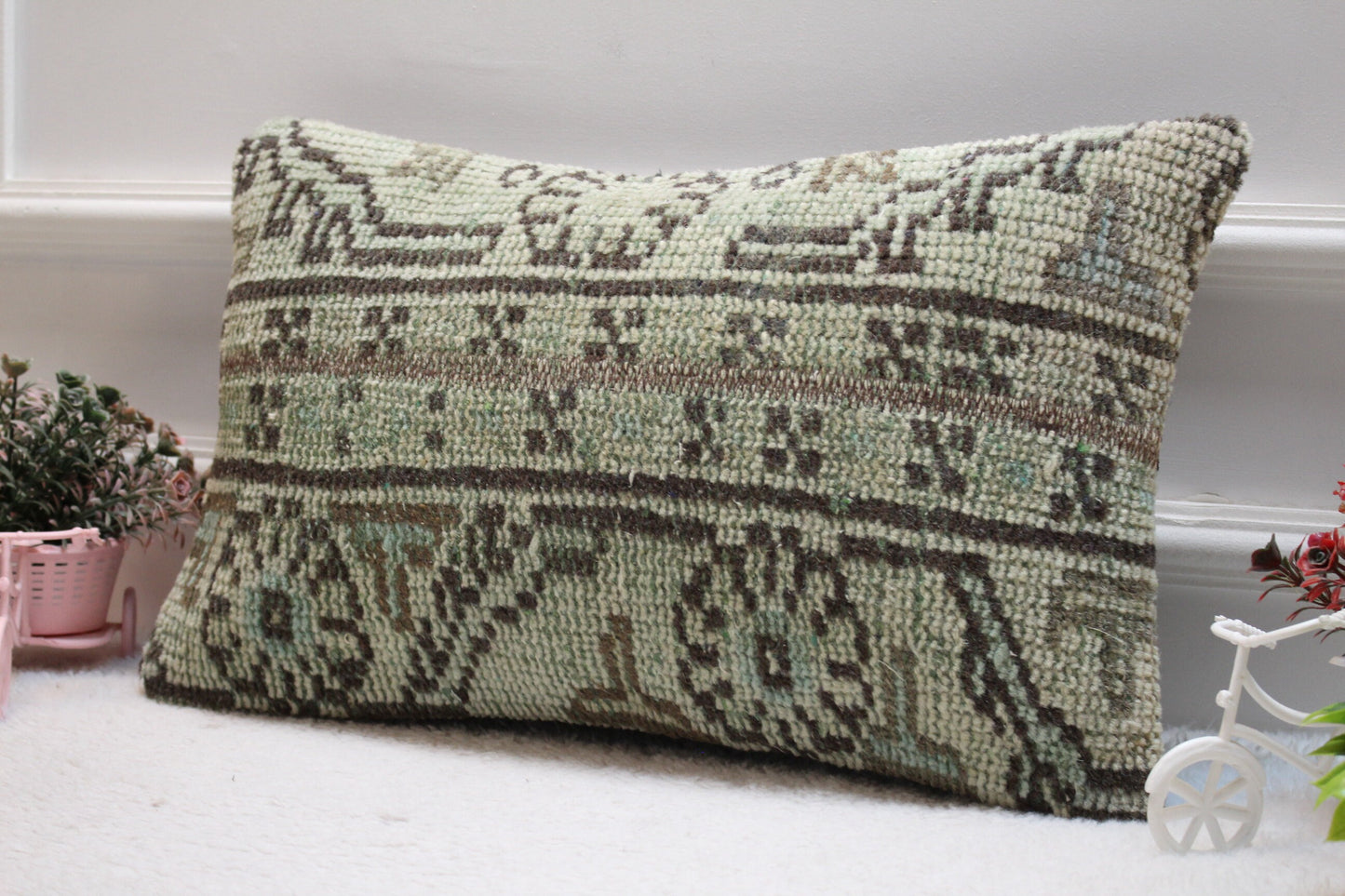Green Turkish Rug Lumbar Pillow Cover: Vintage Woven Wool (12x20 inc)