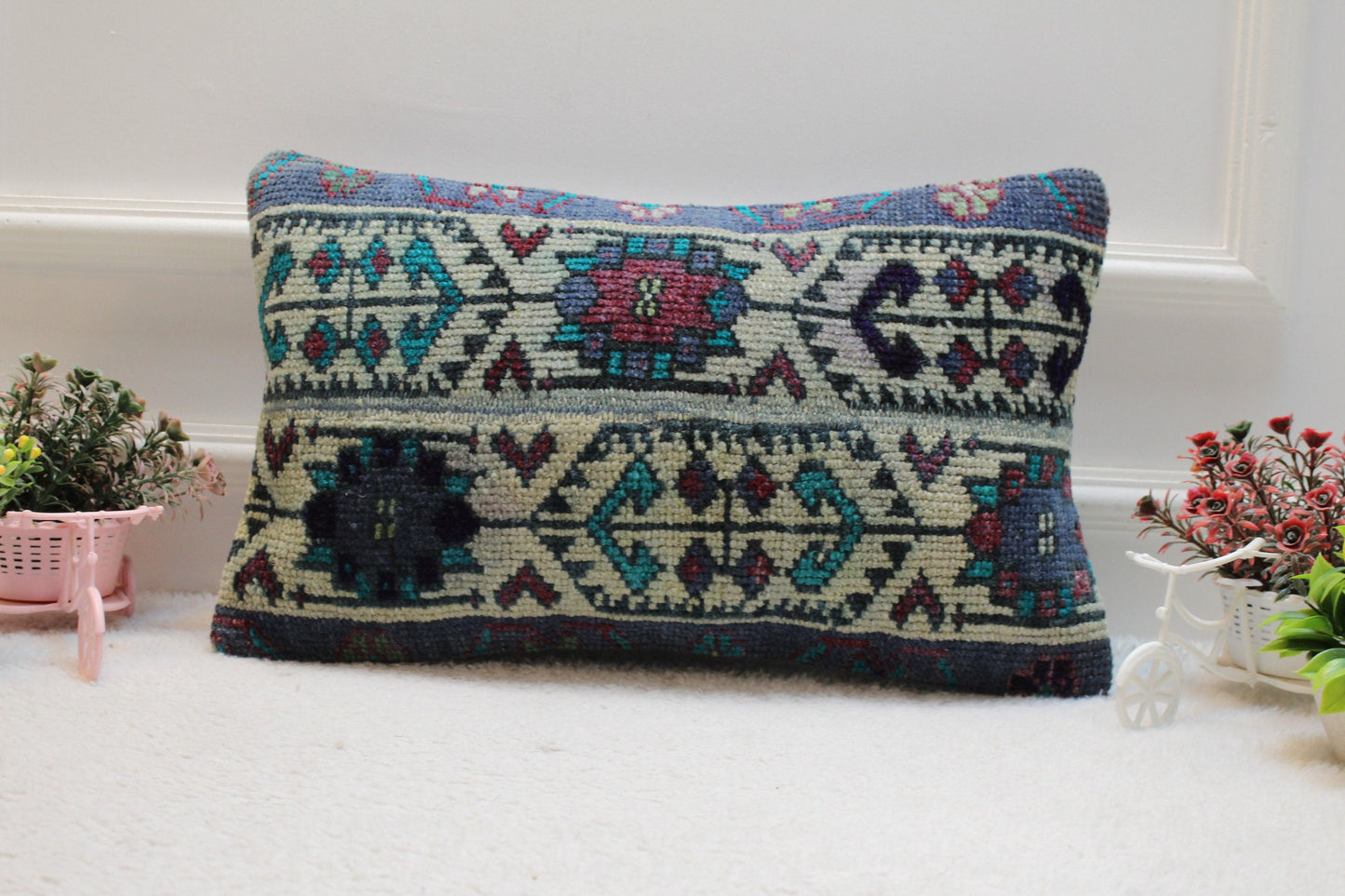 Handmade Turkish Rug Lumbar Pillow Cover: Vintage Patchwork Design (12x20 in)