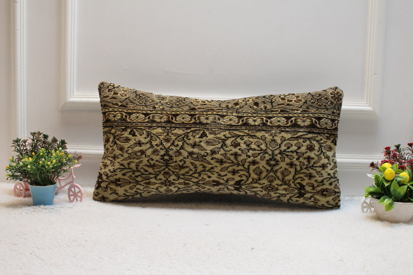 Floral Kilim Lumbar Pillow Cover: Handmade Turkish Rug, 12x24 inch