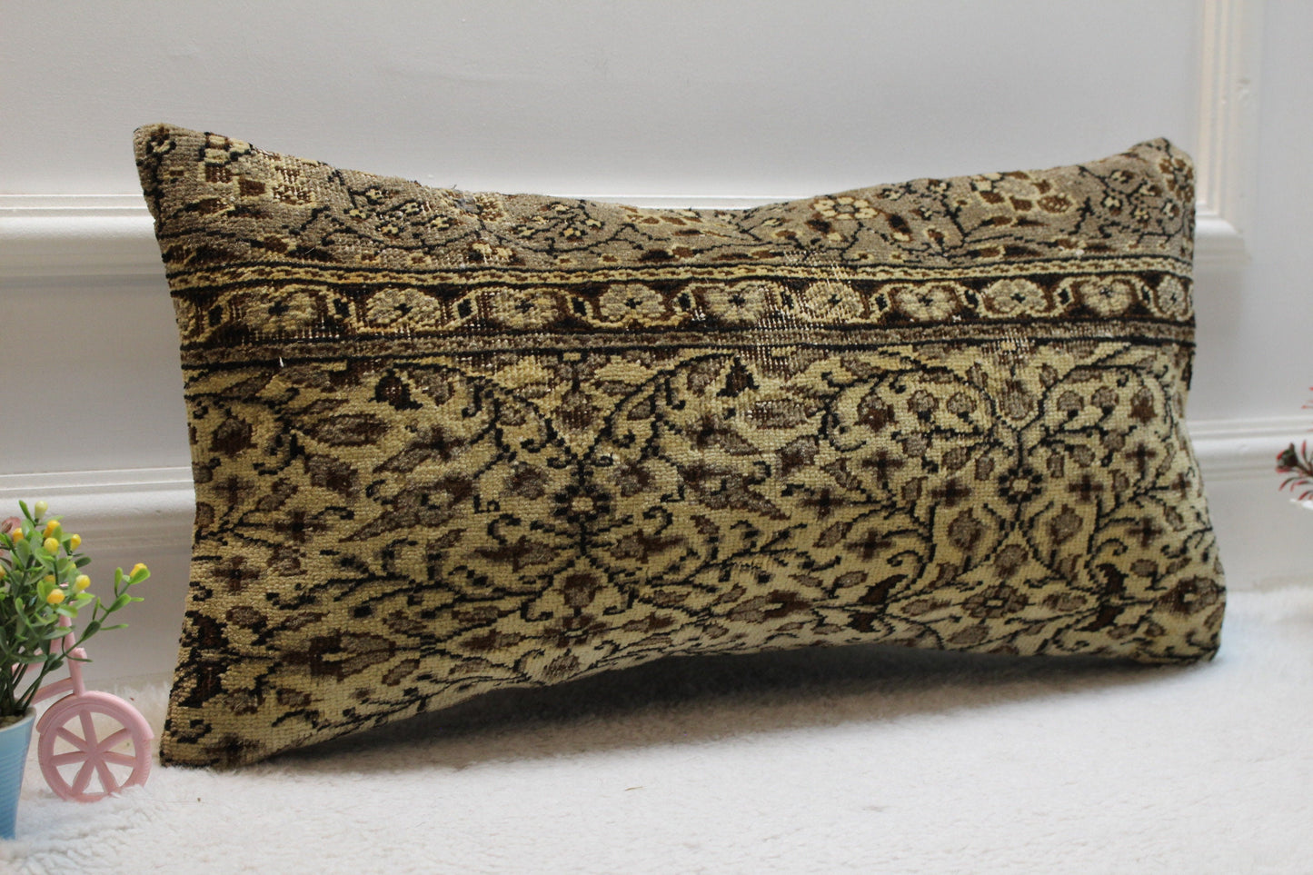 Floral Kilim Lumbar Pillow Cover: Handmade Turkish Rug, 12x24 inch