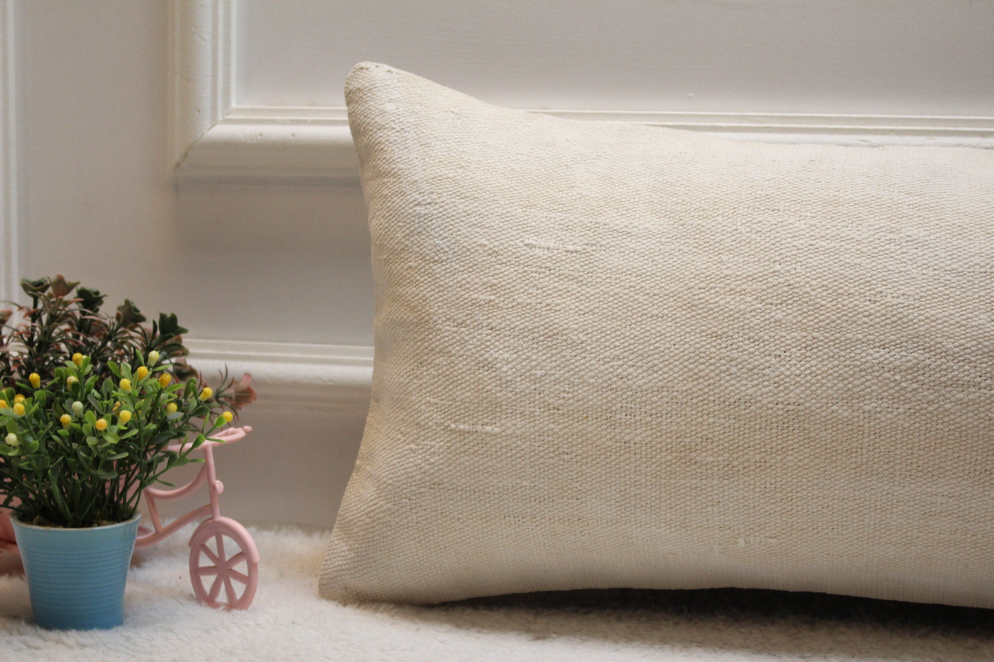 Handmade White Wool Lumbar Pillow Cover: Upcycled Kilim Rug