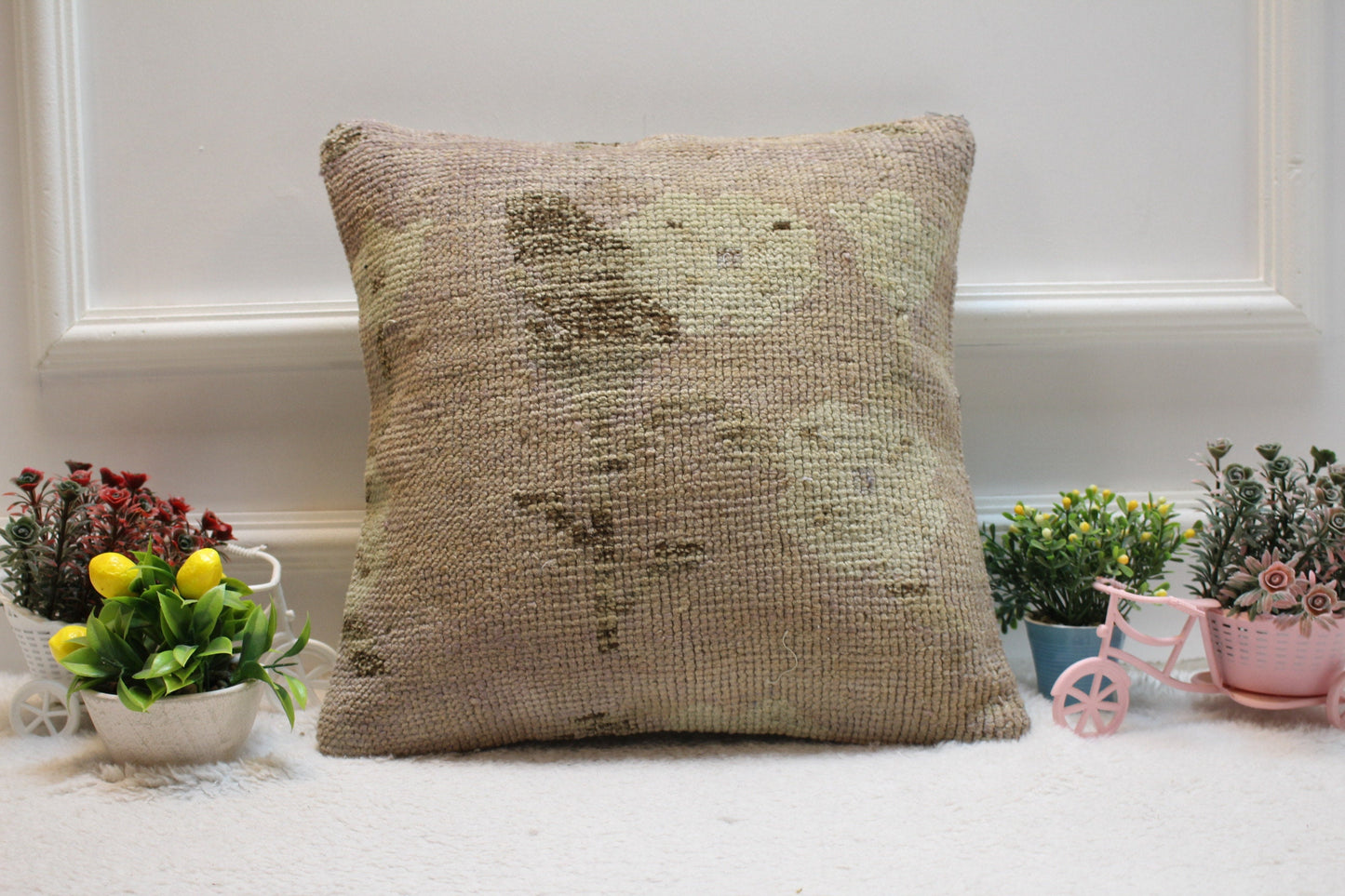 Floral Turkish Rug Pillow Cover: Handmade Vintage Wool Throw Pillow (16x16 in)