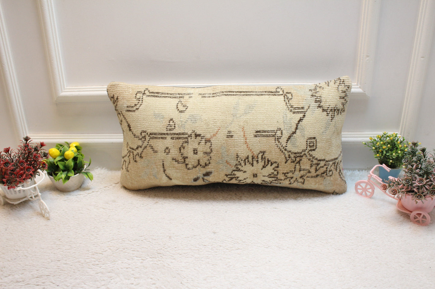 Beige Vintage Turkish Rug Lumbar Pillow Cover: Handmade Wool Pillow (12x24 in)