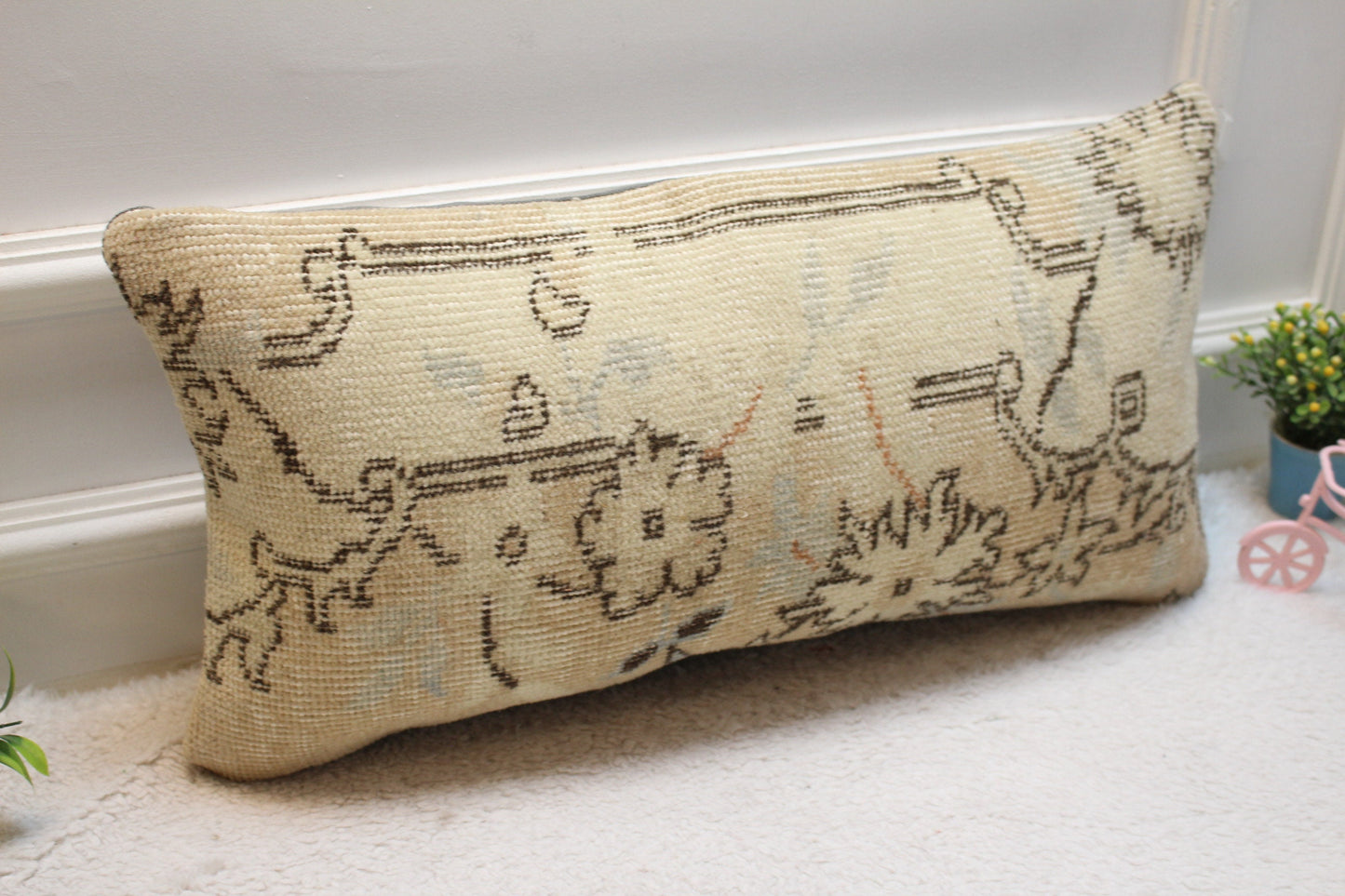 Beige Vintage Turkish Rug Lumbar Pillow Cover: Handmade Wool Pillow (12x24 in)
