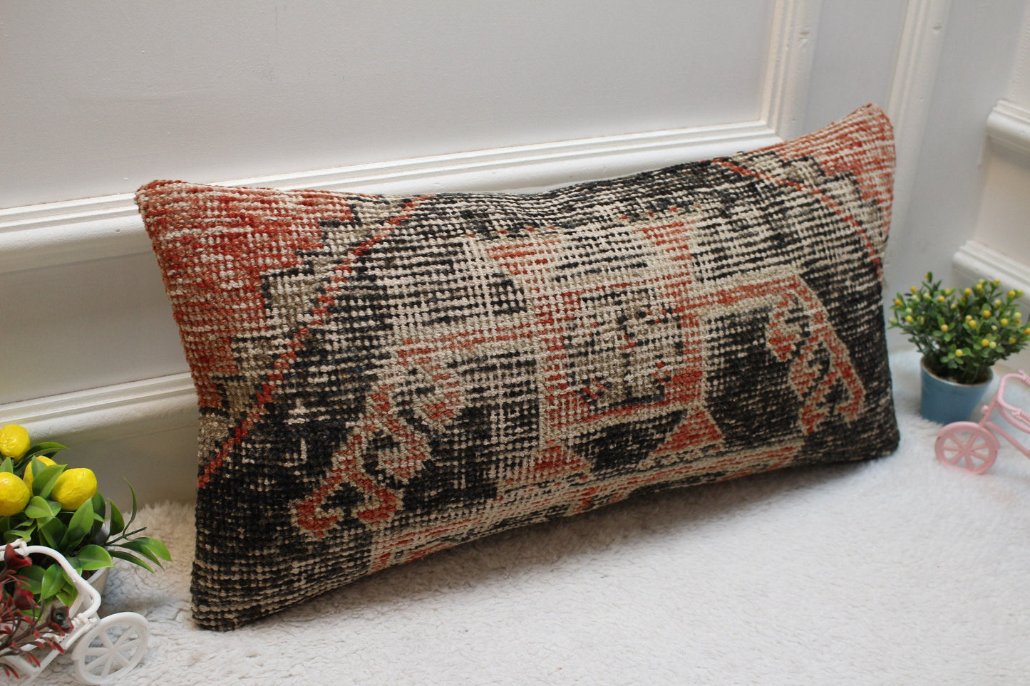 Handmade Black and Red Turkish Rug Lumbar Pillow Cover (12x24 in)
