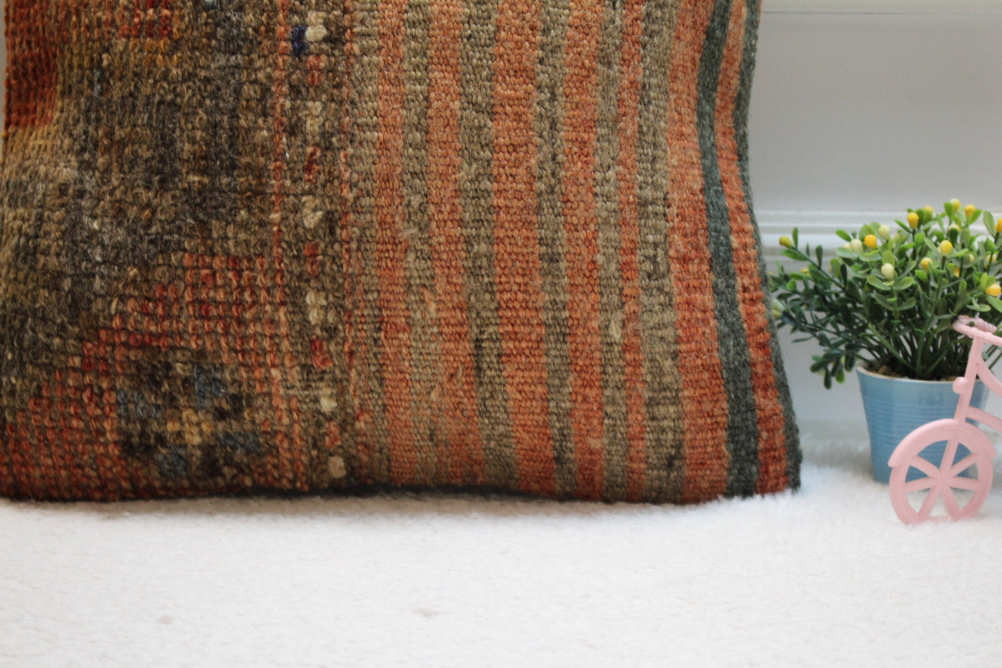 Handmade Kilim Pillow Cover: Vintage Upcycled Wool, 16x16 inch