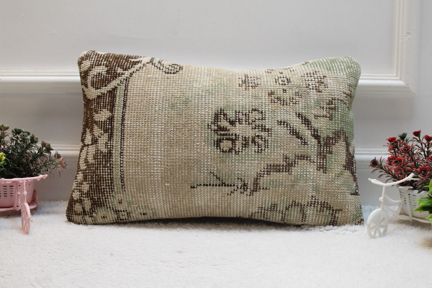 Vintage Turkish Rug Lumbar Pillow Cover: Beige Brown Wool, 12x20 inch