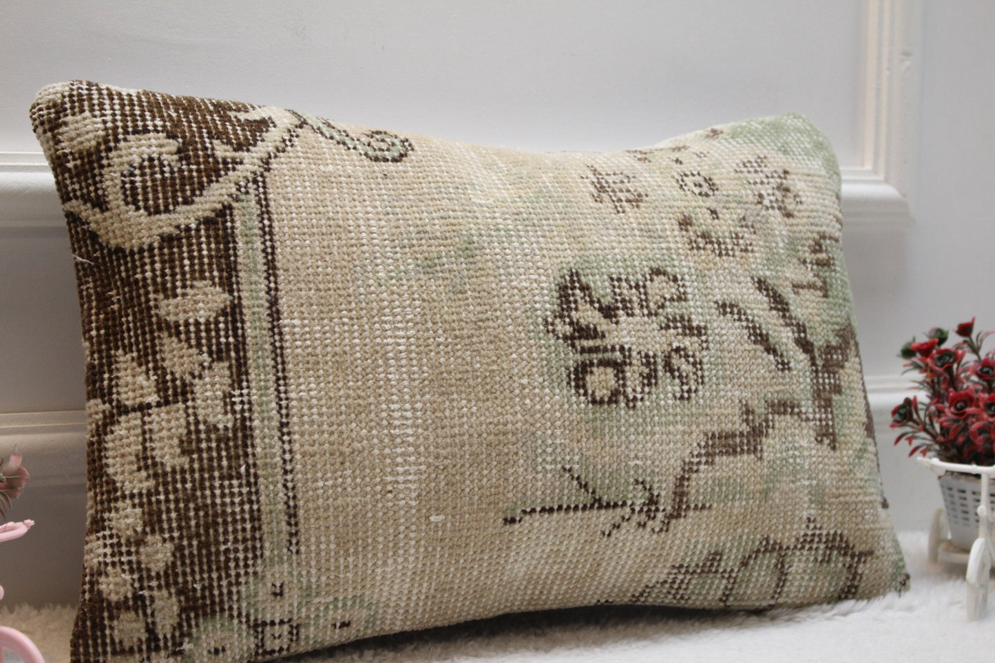 Vintage Turkish Rug Lumbar Pillow Cover: Beige Brown Wool, 12x20 inch