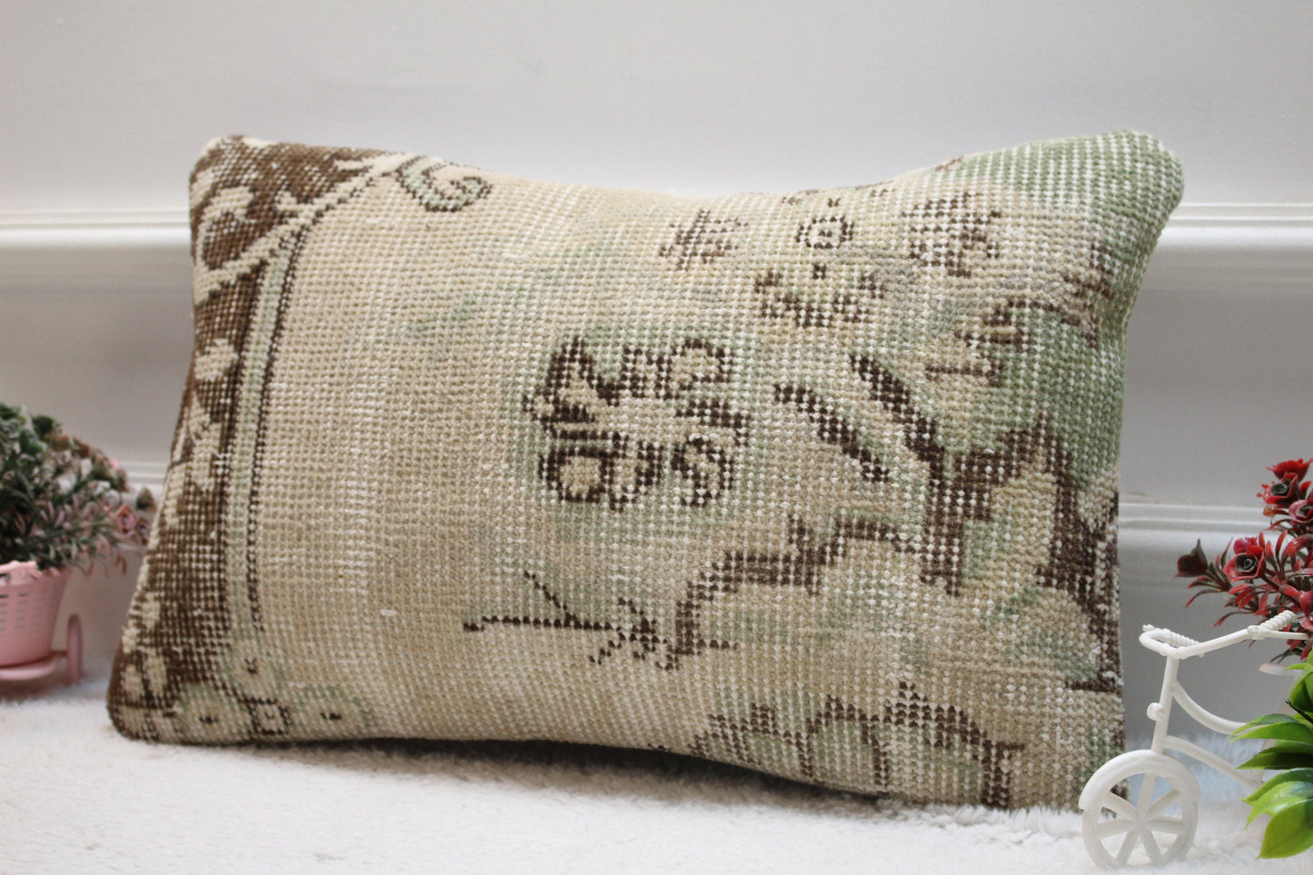 Vintage Turkish Rug Lumbar Pillow Cover: Beige Brown Wool, 12x20 inch