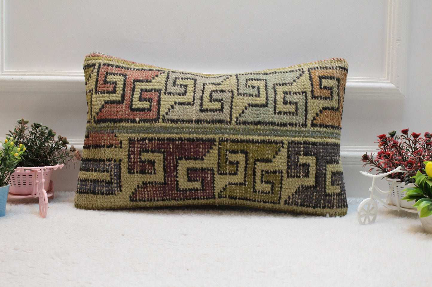 Handmade Wool Lumbar Pillow Cover: Turkish Kilim Rug, 12x20 inch