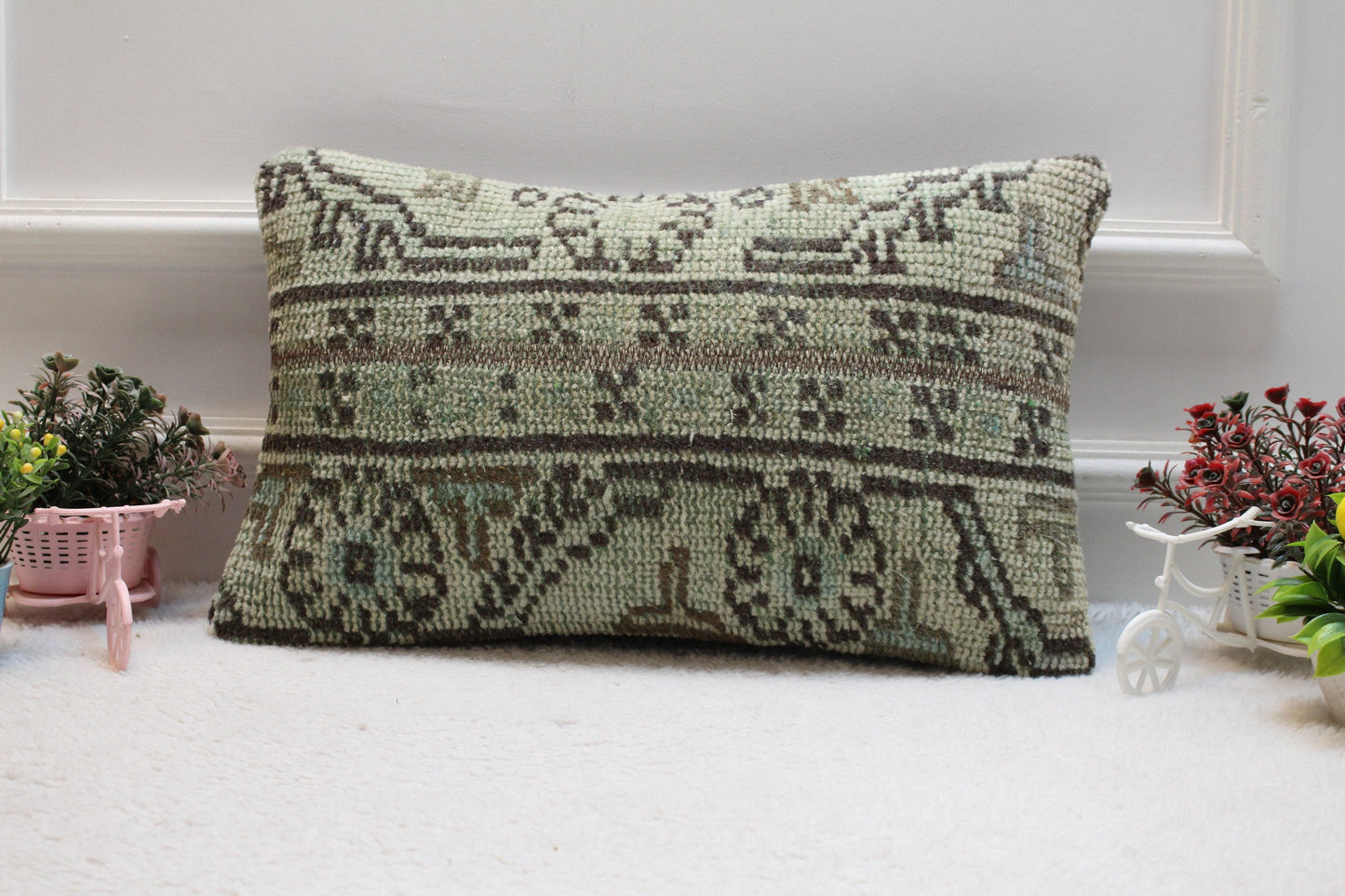 Green Turkish Rug Lumbar Pillow Cover: Vintage Woven Wool (12x20 inc)