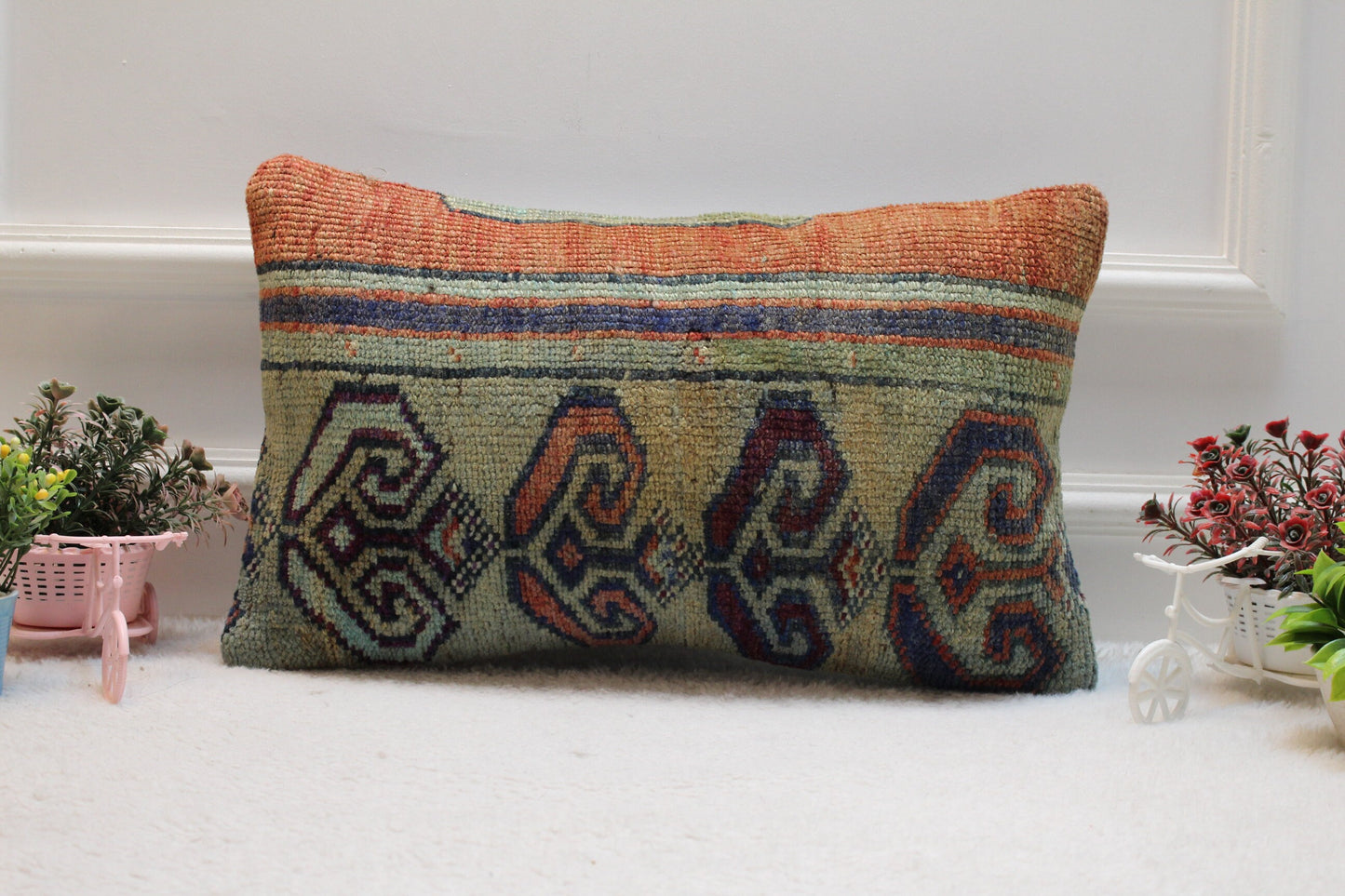 Ethnic Turkish Rug Lumbar Pillow Cover: Vintage Wool Pillow Case (12x20 in)