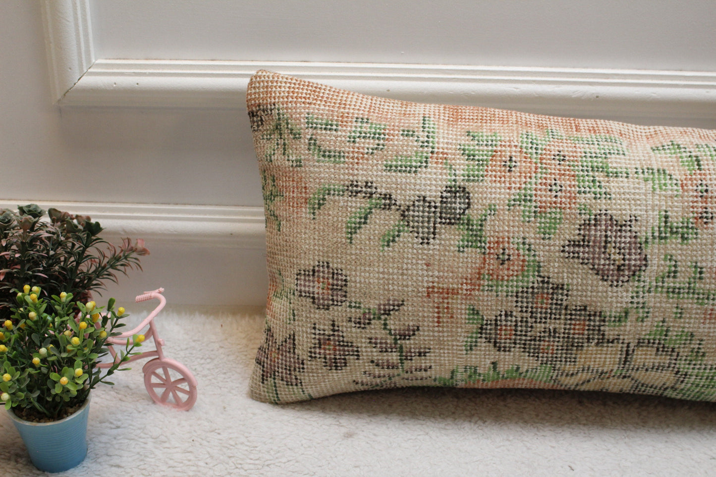 Handmade Kilim Lumbar Pillow Cover: Upcycled Floral Wool (12x24 inc)