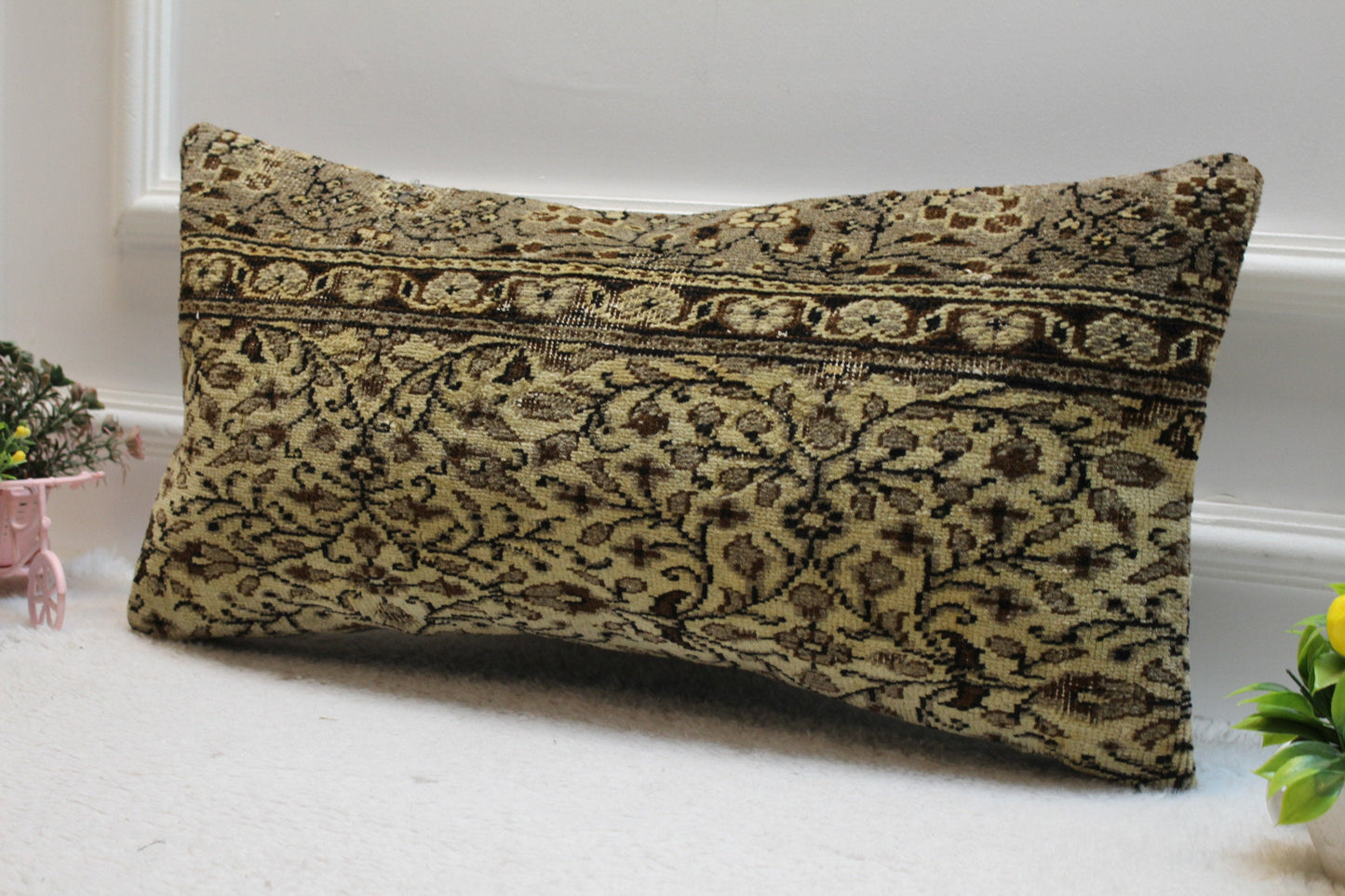 Floral Kilim Lumbar Pillow Cover: Handmade Turkish Rug, 12x24 inch