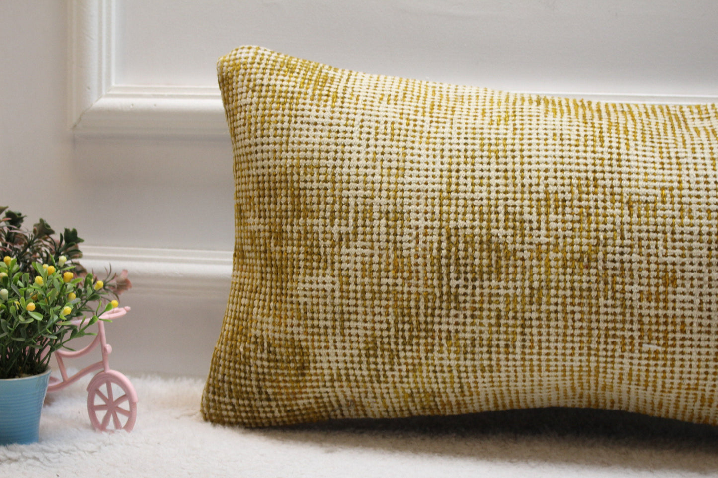 Handmade Beige Kilim Lumbar Pillow Cover: Upcycled Woven Wool (12x24 in)