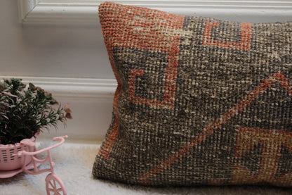 Handwoven Wool Lumbar Pillow Cover: Vintage Turkish Kilim (12 x 20 in)