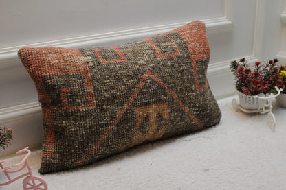 Handwoven Wool Lumbar Pillow Cover: Vintage Turkish Kilim (12 x 20 in)