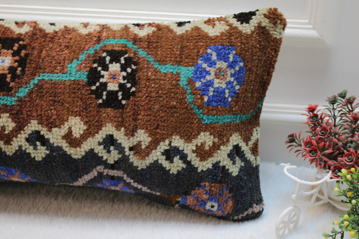 Handmade Turkish Kilim Lumbar Pillow Cover: Organic Wool, Vintage Rug (12x24 in)