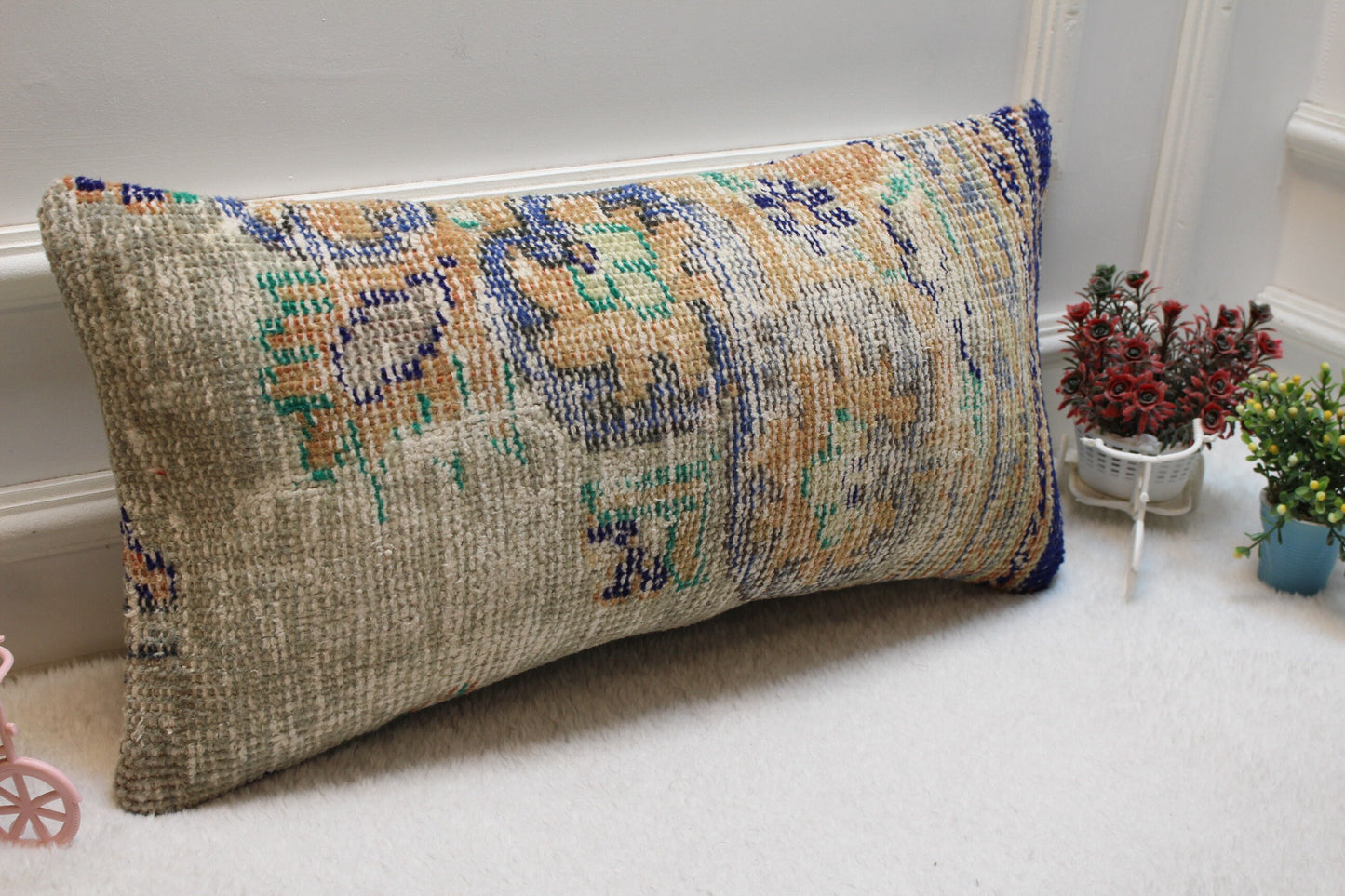 Floral Turkish Rug Lumbar Pillow Cover: Handmade Home Decor (12x24 in)