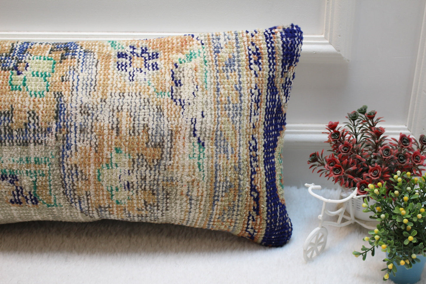Floral Turkish Rug Lumbar Pillow Cover: Handmade Home Decor (12x24 in)