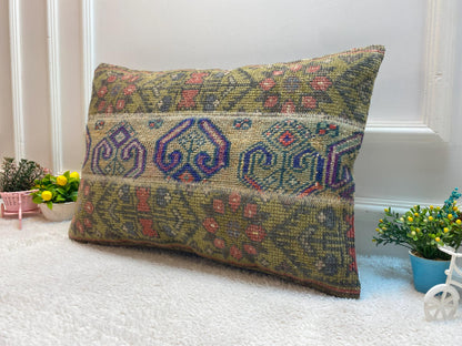 Handmade Wool Lumbar Pillow Cover: Vintage Turkish Kilim (16x24 in)