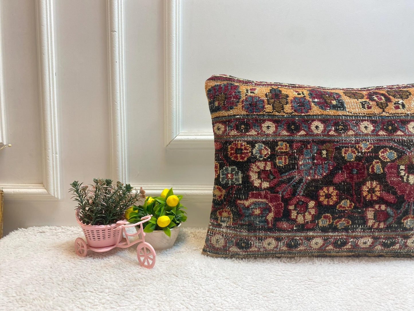 Floral Kilim Lumbar Pillow Cover: Handmade Wool Anatolian Rug (16x24 in)