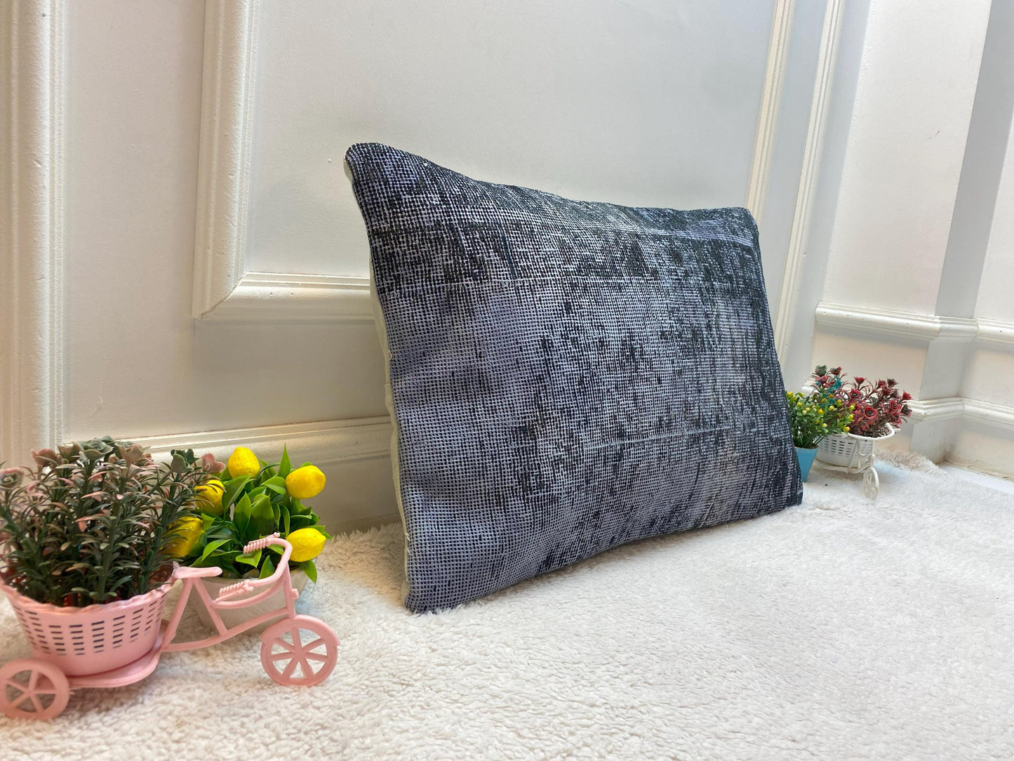 Gray Vintage Turkish Rug Pillow Cover: Handmade Kilim, 16x24 inch