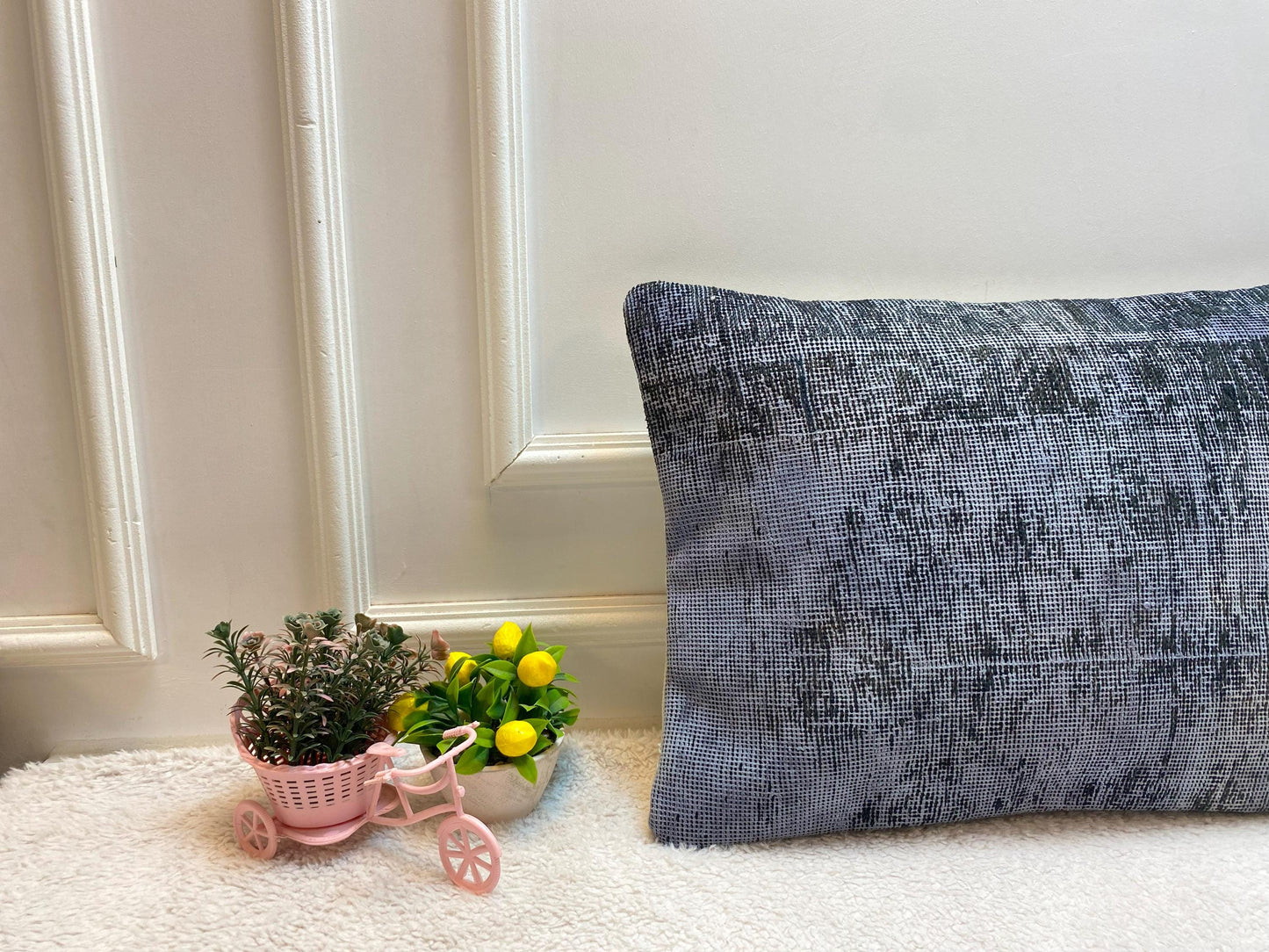 Gray Vintage Turkish Rug Pillow Cover: Handmade Kilim, 16x24 inch