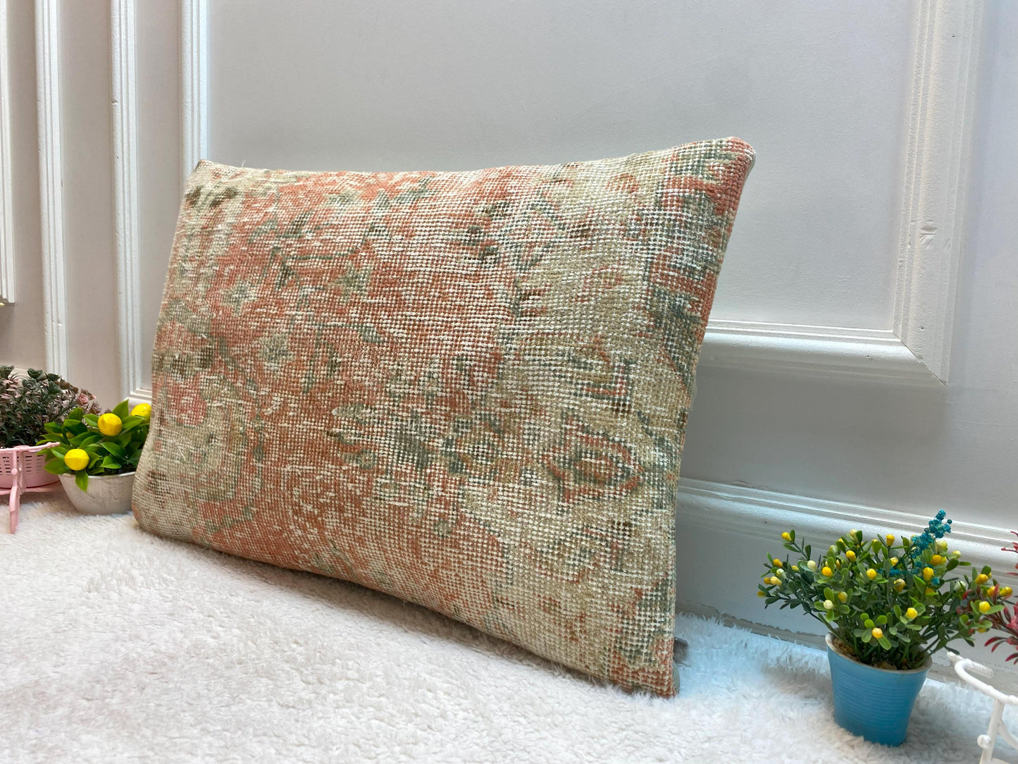 Handmade Wool Lumbar Pillow Cover: Anatolian Kilim, 16x24 inch