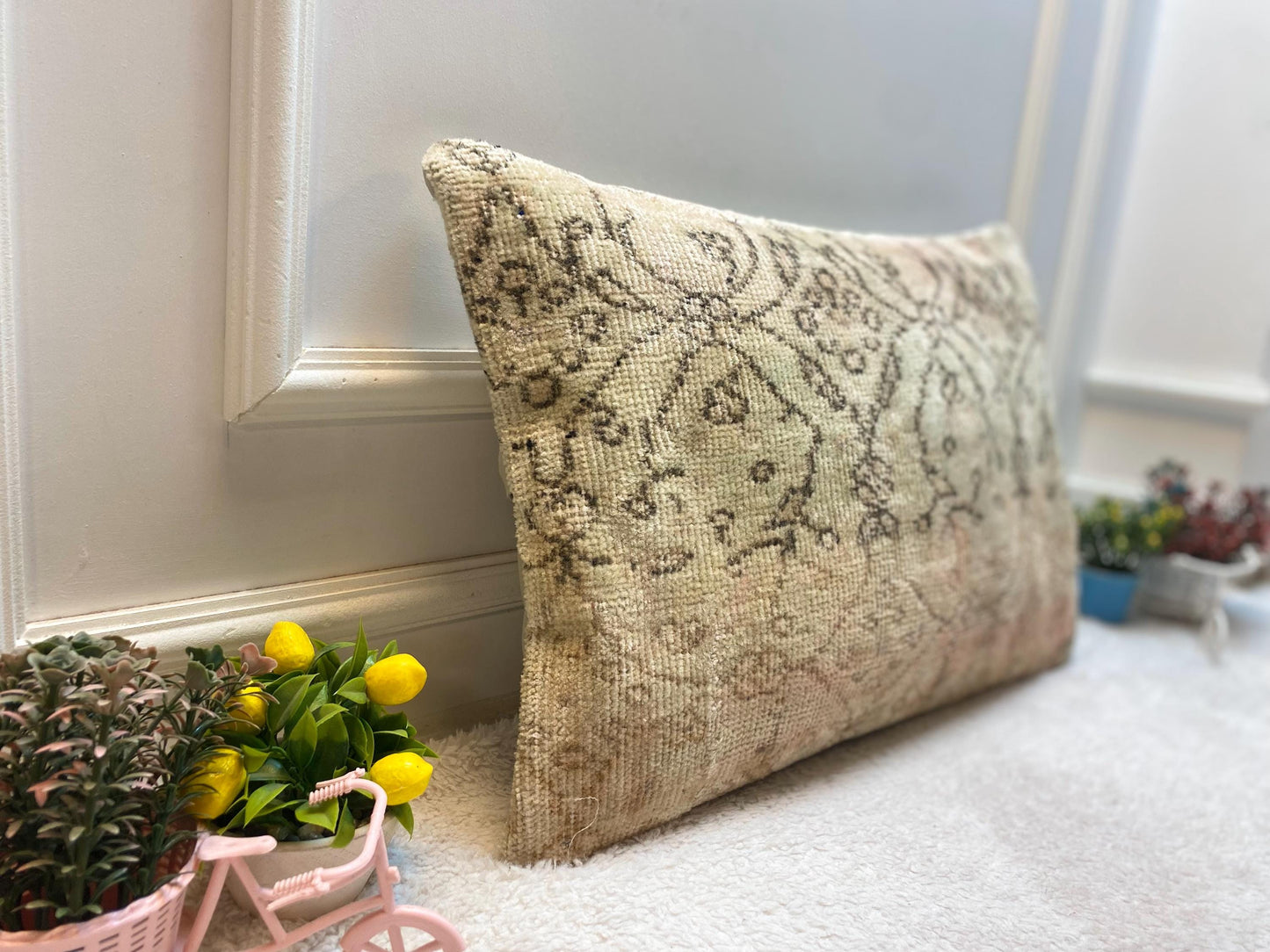 Handmade Lumbar Kilim Pillow Cover: Vintage Turkish Rug, 16x24 inch